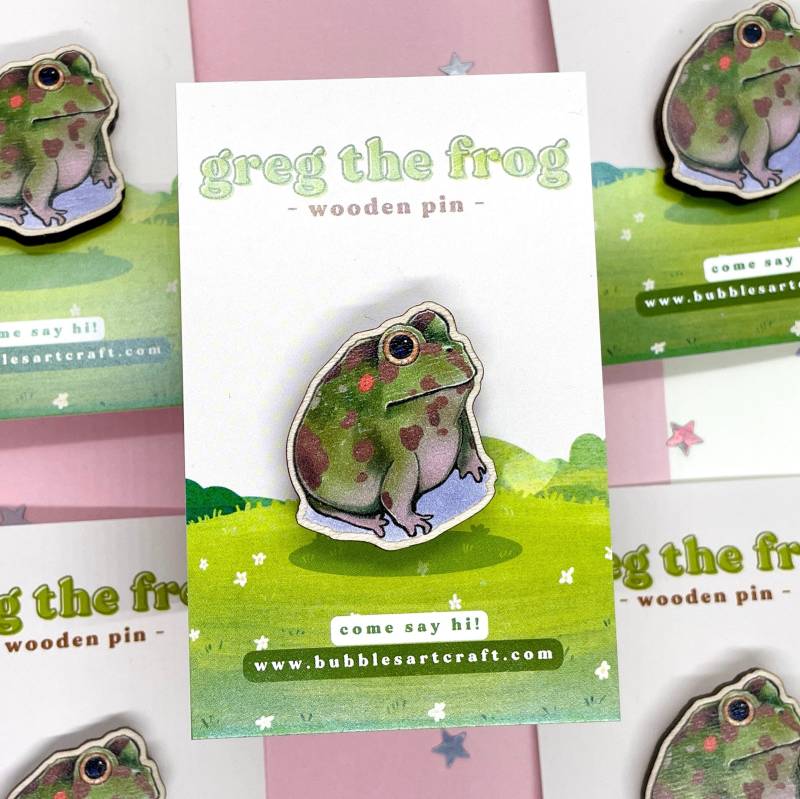 Greg Der Frosch Aus Holz Pin Umweltfreundlicher Tier Pin von BubblesArtCraft