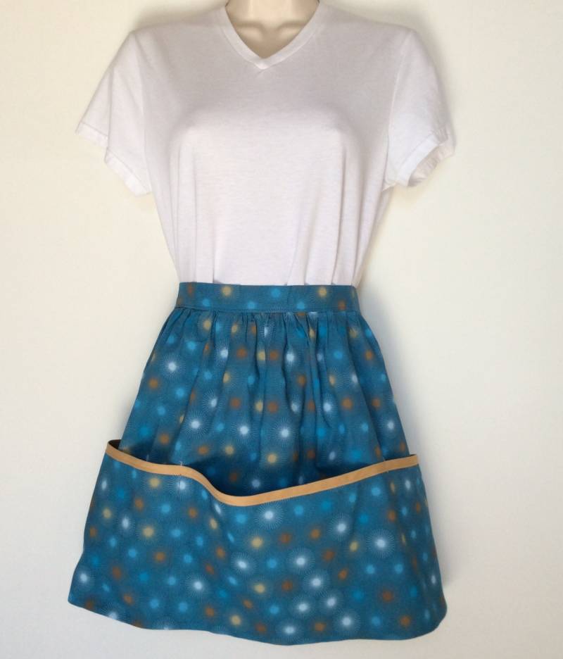 Handgemachte Damen Retro Print Halbschürze von Bubbyfly