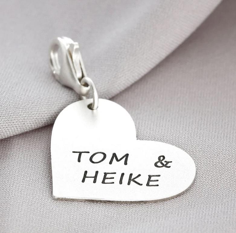 Polierter Herz Anhänger Mit Gravur Silbercharm Namen Schmuck Herzen Charm Geschenk Hochzeit Geschenkidee Silberhochzeit Schmuckanhänger von BubiduDE