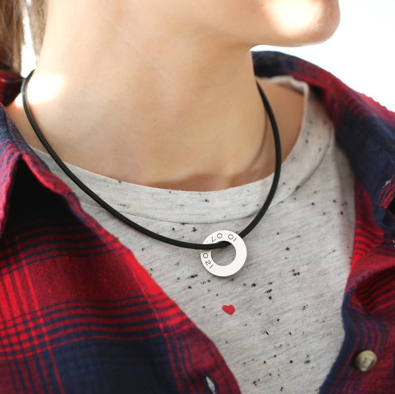 Koordinaten Kette Vegan Herren Ring Anhänger Rund Gravur Männer Schmuck Wunschgravur Männerschmuck Geschenk Freund 925 Silber Disc Kautschuk von BubiduDE