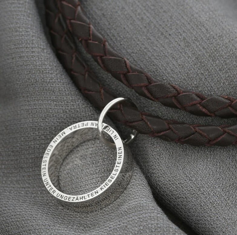 Lederkette 4mm Gravurschmuck Herren Lederschmuck Personalisiert Ringanhänger Silber 925 Gravur Männerkette Geschenk Papa Vatertag von BubiduDE