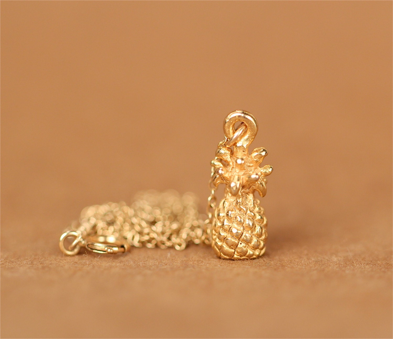 Ananas-Halskette Kleiner Goldener Südfrüchte-Anhänger An 14K Vergoldeter Kette von BubuRuby