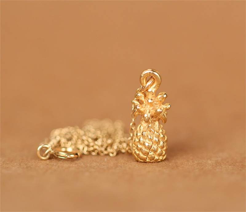 Ananas-Halskette Kleiner Goldener Südfrüchte-Anhänger An 14K Vergoldeter Kette von BubuRuby