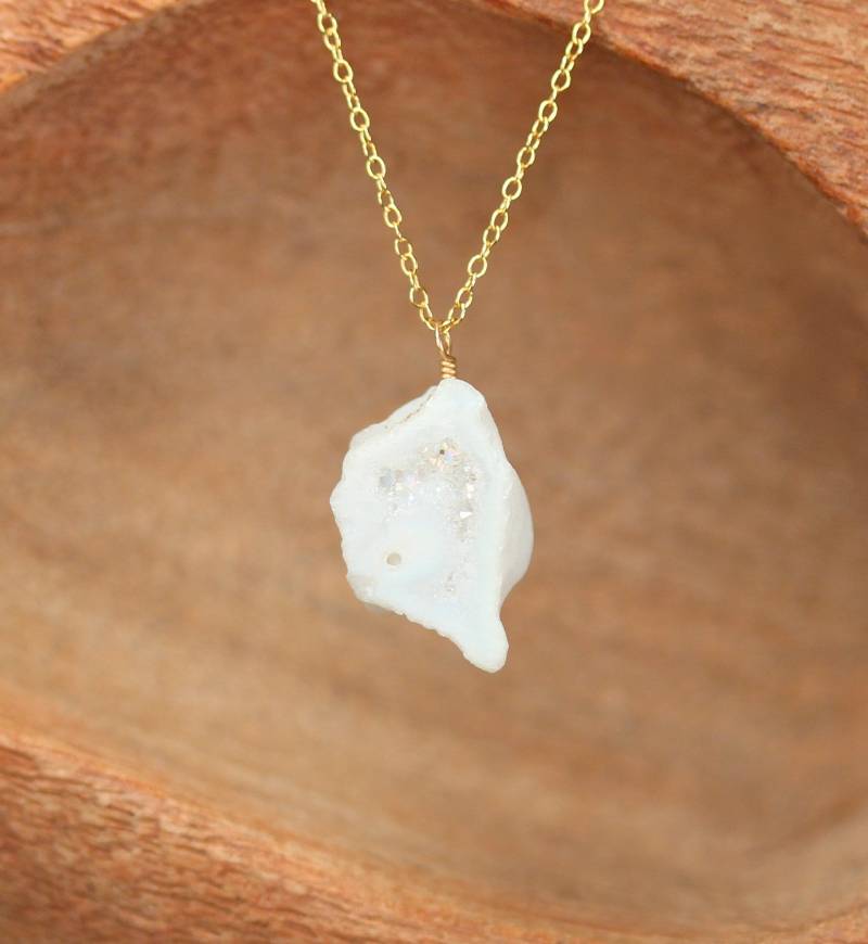 Aura Geode Halskette - Druzy Regenbogen-Kristall-Halskette Rohen Kristall von BubuRuby