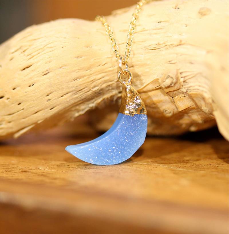 Blaue Druzy Mond Kette 14K Gold Filled Halbmond Anhänger Blaue Druzy Mond Kette 14K Gold Filled Halbmond Anhänger von BubuRuby