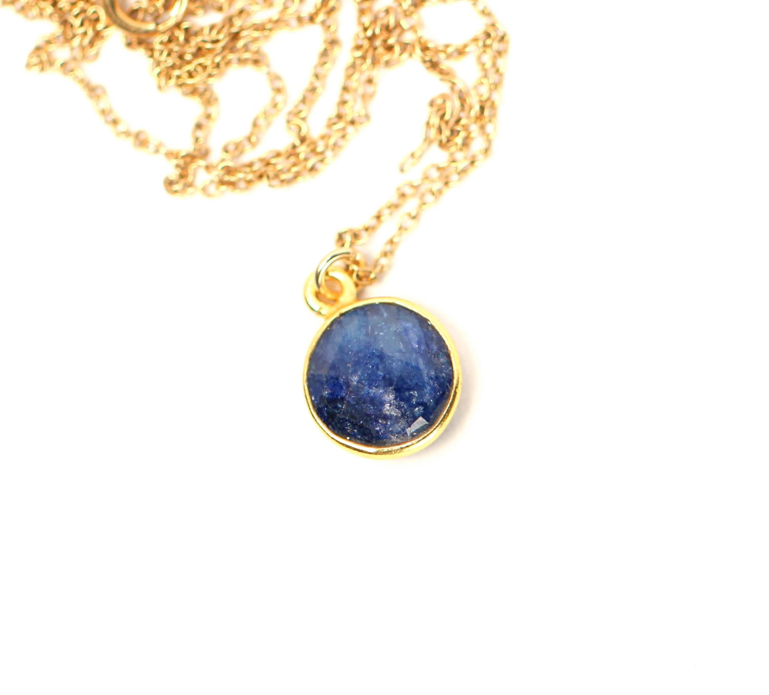 Blaue Saphir Kette September Geburtsstein Anhänger, Zierliche 14K Gold Filled Kain von BubuRuby