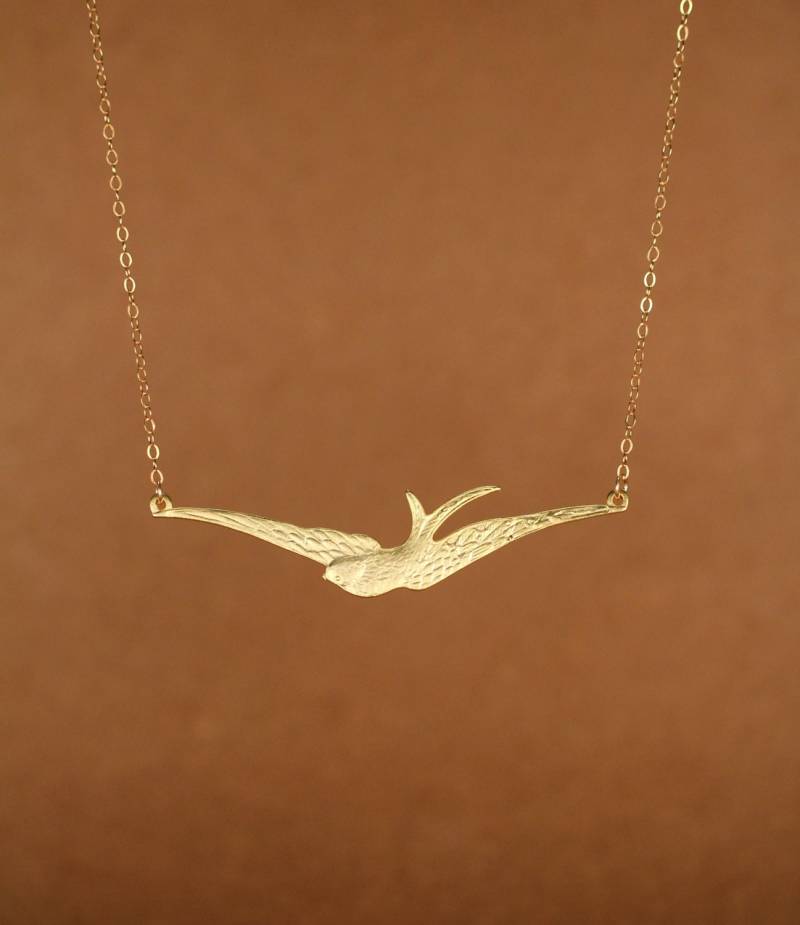 Ein 14K Gold-Vermeil-Spatz An Einer Gold Fill Kette Ein 14K Gold-Vermeil-Spatz An Einer Gold Fill Kette von BubuRuby