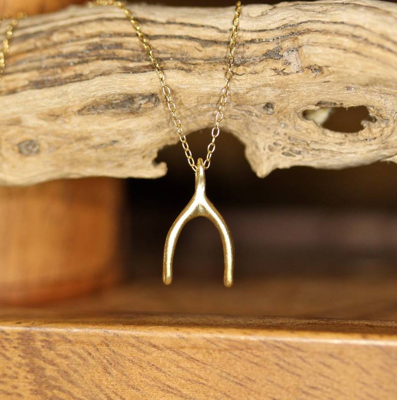 Goldener Wishbone Anhänger, Glücksbringer, Promi Halskette, Ein 14K Gold Vermeil Anhänger An Einer Gold Filled Kette Goldener Wishbone Anhänger, Glücksbringer, Promi Halskette, Ein 14K Gold Vermeil Anhänger An Einer Gold Filled Kette von BubuRuby