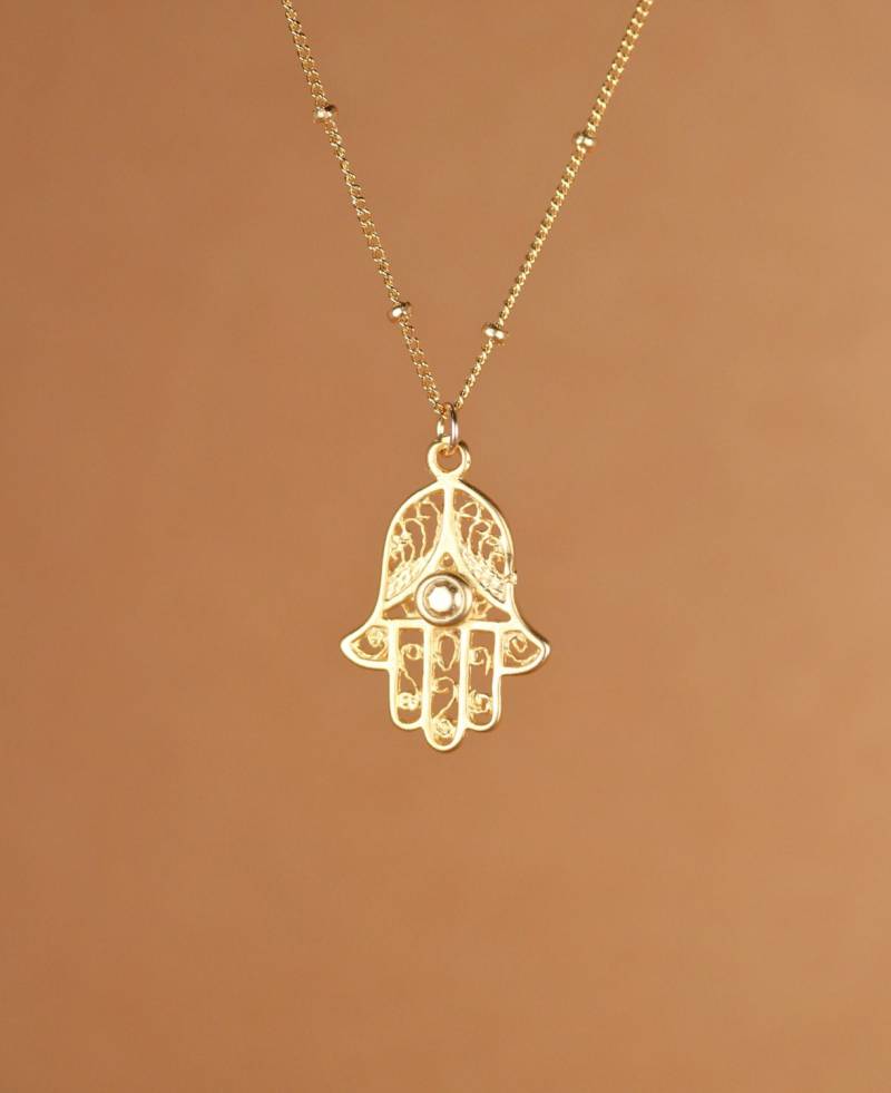 Hamsa Halskette - Schutz Amulett Eine Filigrane 14K Gold Vermeil An Einer Vergoldeten Satelliten Kette Hamsa Halskette - Schutz Amulett Eine Filigrane 14K Gold Vermeil An Einer Vergoldeten Satelliten Kette von BubuRuby