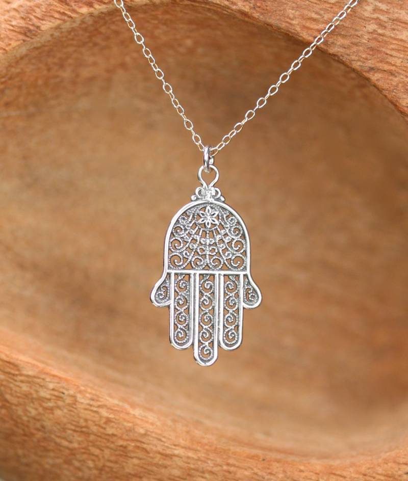 Hamsa Halskette - Silber Anhänger Hand Gottes Amulett Eine Filigrane Sterling Auf Einer Kette von BubuRuby