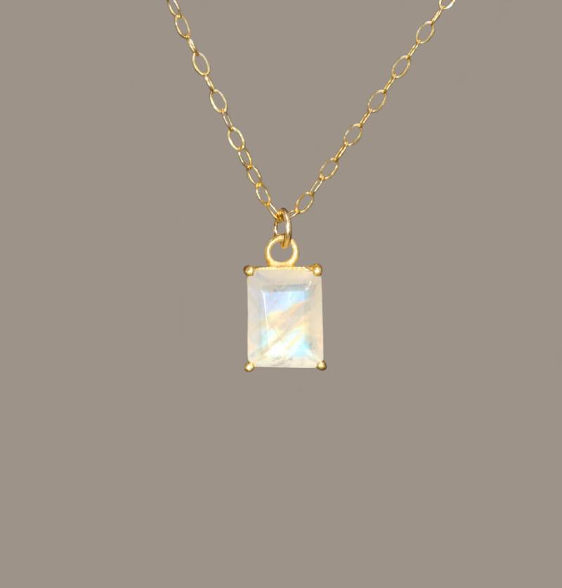 Mondstein Halskette, Regenbogen Anhänger, Kristall Juni Geburtsstein, Ein Rechteckiger An 14K Gold Filled Kette von BubuRuby