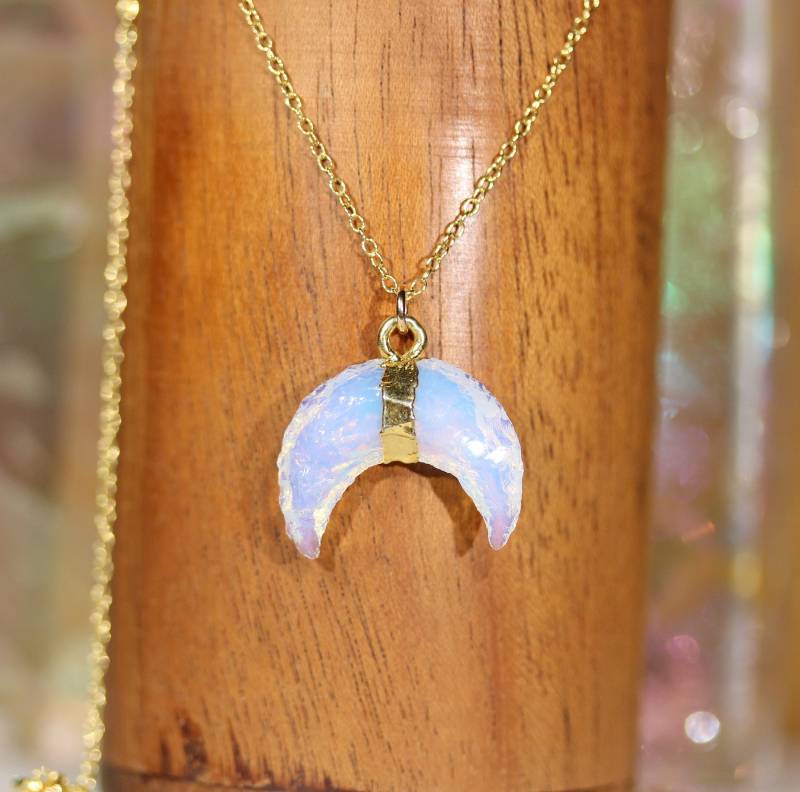 Opalit Kette - Doppelhorn Halbmond Kristall 14K Gold Filled Mondsichel von BubuRuby