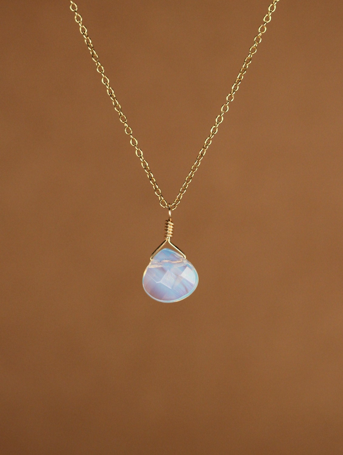 Opalite Teardrop Halskette Zierlicher Kristalltropfen, 14K Gold Filled Kette von BubuRuby