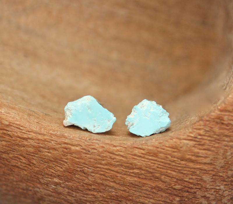 Türkis Ohrringe, Mintgrüne Rohstein Türkise Scheiben Freeform Ohrstecker, Mismatched Türkis Ohrringe, Mintgrüne Rohstein Türkise Scheiben Freeform Ohrstecker, Mismatched von BubuRuby