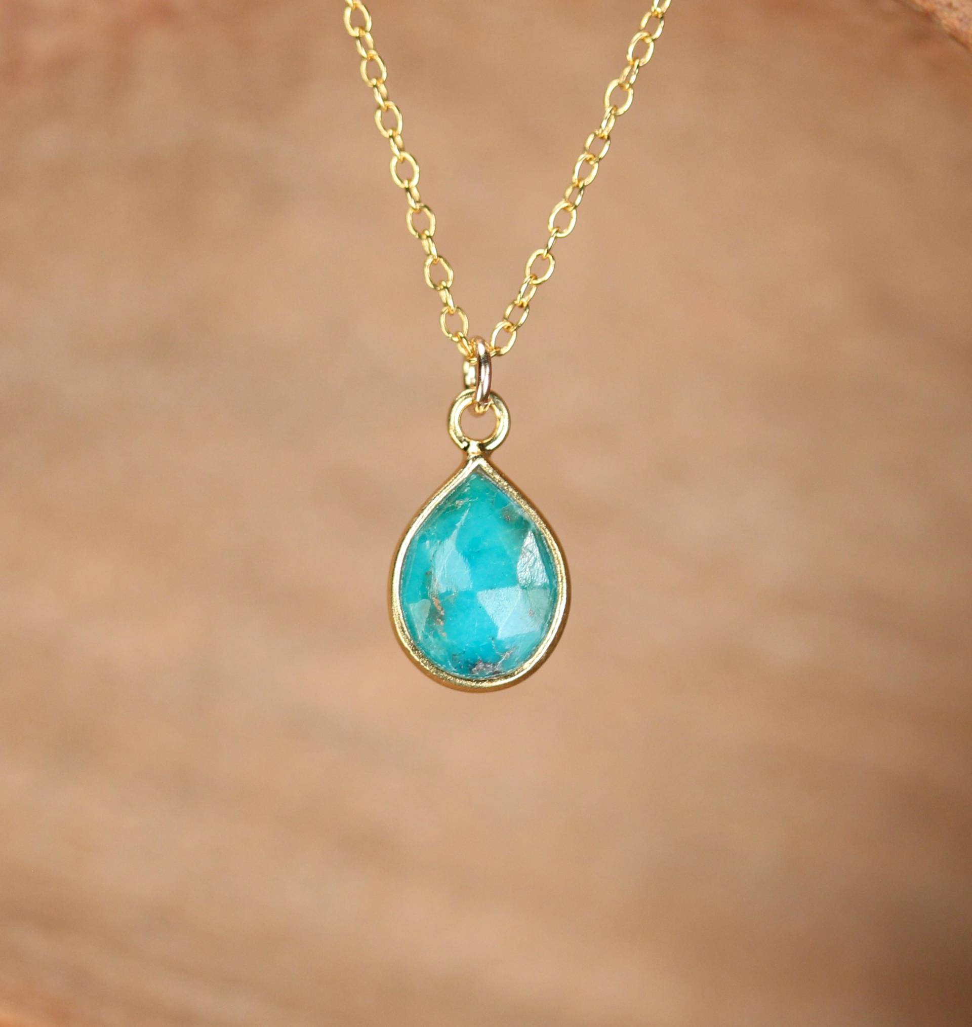 Türkis Tropfen Halskette in Gold, Edelstein Teardrop Halskette, Solitär Boho Gold Lünette Türkis Tropfen Halskette in Gold, Edelstein Teardrop Halskette, Solitär Boho Gold Lünette von BubuRuby