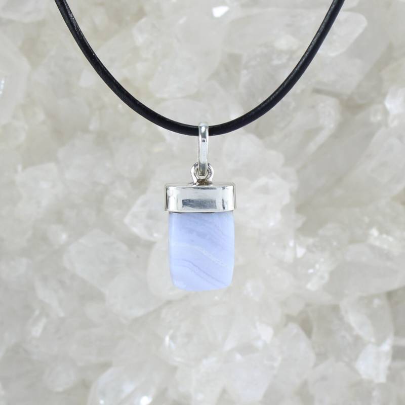 Chalcedon Anhänger Kettenanhänger Hals Schmuck Echter Edelstein in 925Er Silberfassung Mit Lederband - Einzelstück Chalcedon Anhänger Kettenanhänger Hals Schmuck Echter Edelstein in 925Er Silberfassung Mit Lederband - Einzelstück von Budawi