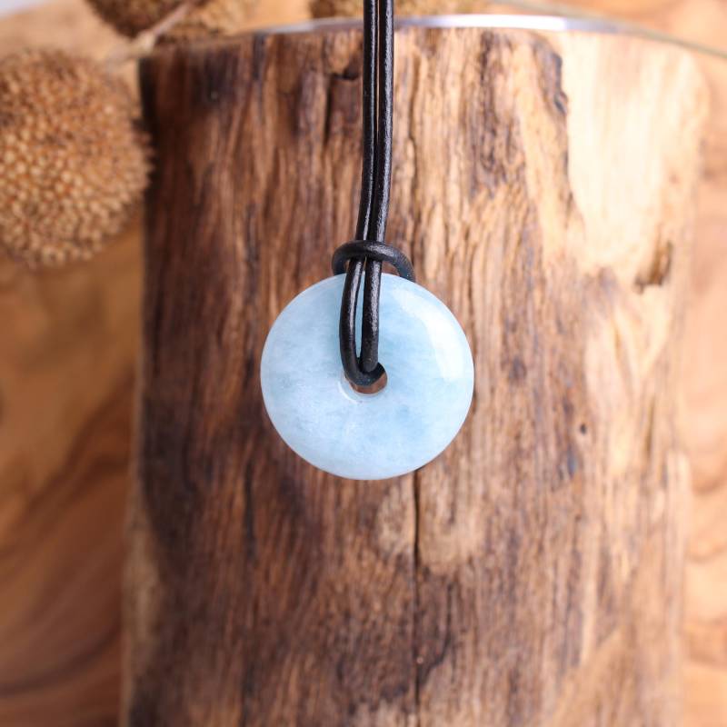 Kleiner Blauer Aquamarin Donut Anhänger Kettenanhänger Hals Schmuck Echter Edelstein Mit Lederband - Einzelstück Kleiner Blauer Aquamarin Donut Anhänger Kettenanhänger Hals Schmuck Echter Edelstein Mit Lederband - Einzelstück von Budawi