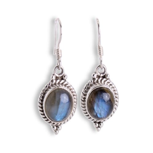 Labradorit Ohrringe 925 Sterling Silber oval Cabochon filigrane Fassung Ohrhaken 3,5 cm Länge Unikat Geschenkbox Edelstein Ohrschmuck Labradorit Ohrringe 925 Sterling Silber oval Cabochon filigrane Fassung Ohrhaken 3,5 cm Länge Unikat Geschenkbox Edelstein Ohrschmuck von Budawi