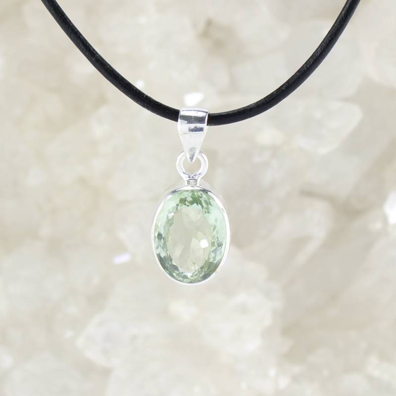 Prasiolith Grüner Amethyst Ketten Anhänger Facettiert Hals Schmuck 925 Sterling Silber Echter Edelstein Mit Lederband - Einzelstück Prasiolith Grüner Amethyst Ketten Anhänger Facettiert Hals Schmuck 925 Sterling Silber Echter Edelstein Mit Lederband - Einzelstück von Budawi