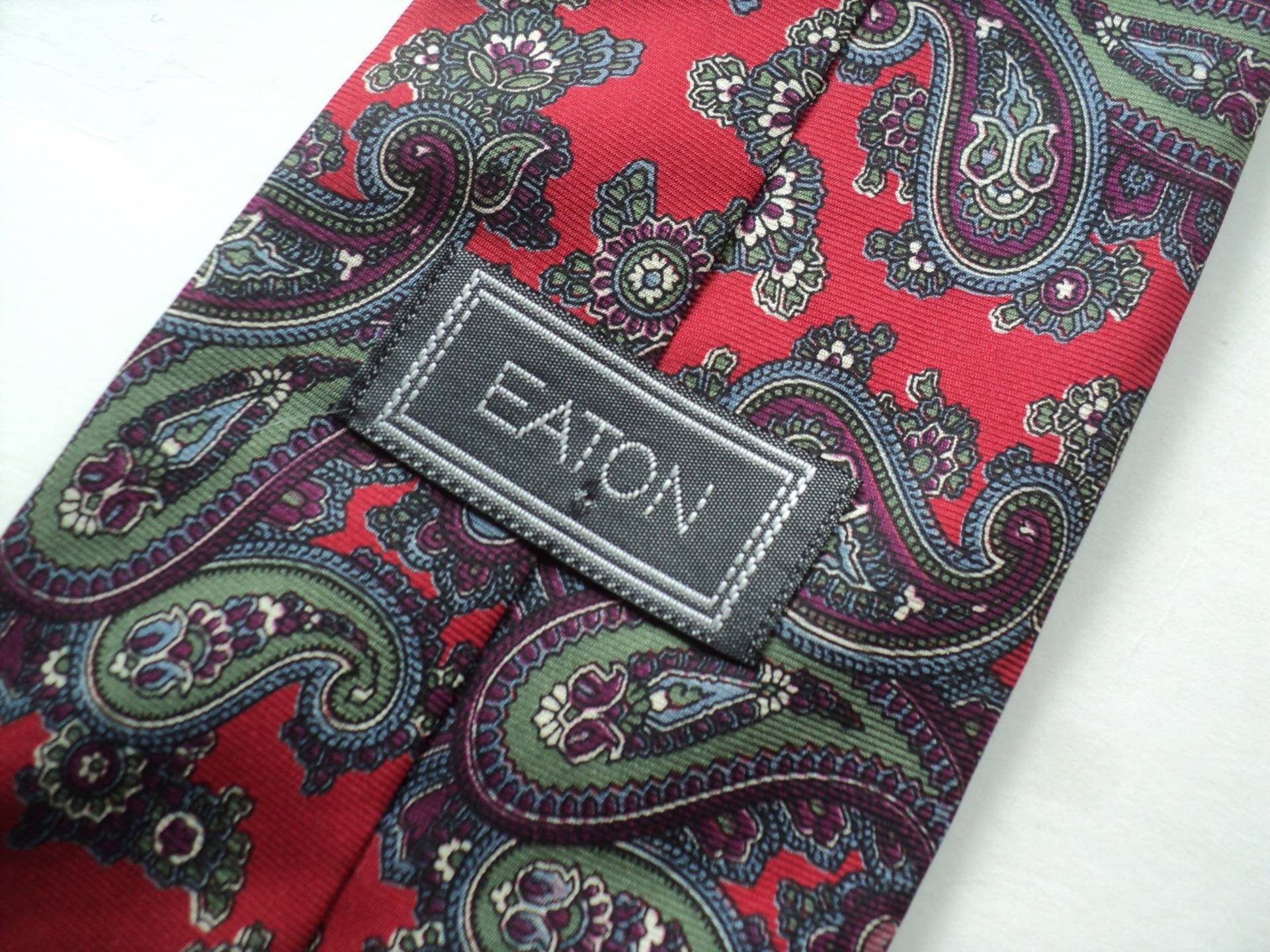Vintage Eaton Paisley Krawatte/Aus Reiner Seide von BudeVintage