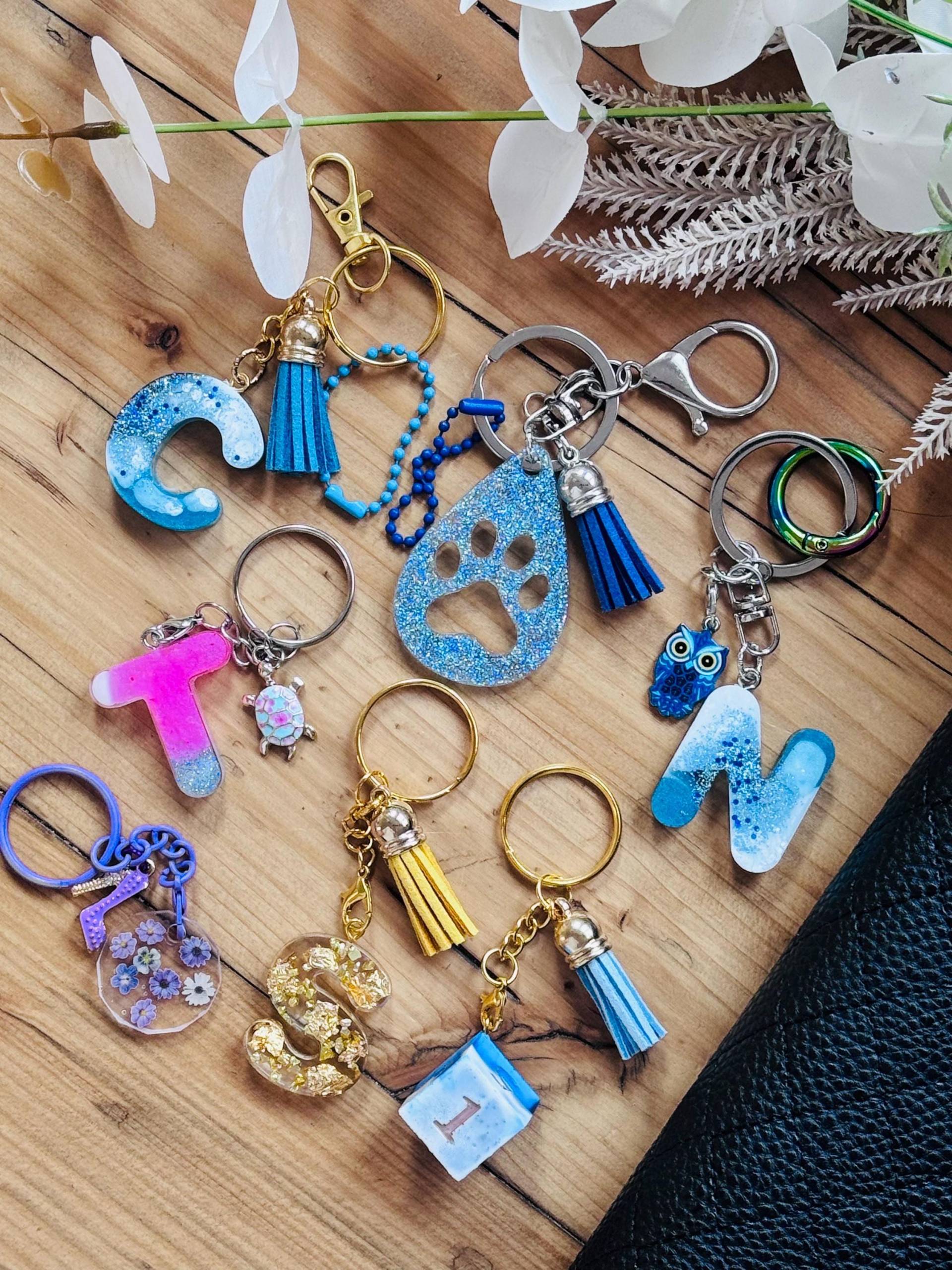 Handgemachter Budget Binder Anhänger Epoxidharz Charm Personalisierte Buchstaben, Seepferdchen & Surfbrett Zubehör Handgemachter Budget Binder Anhänger Epoxidharz Charm Personalisierte Buchstaben, Seepferdchen & Surfbrett Zubehör von BudgetNinaDE