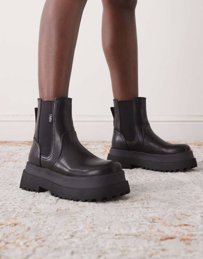 Buffalo - Stiefel in Schwarz mit dicker Sohle von Buffalo