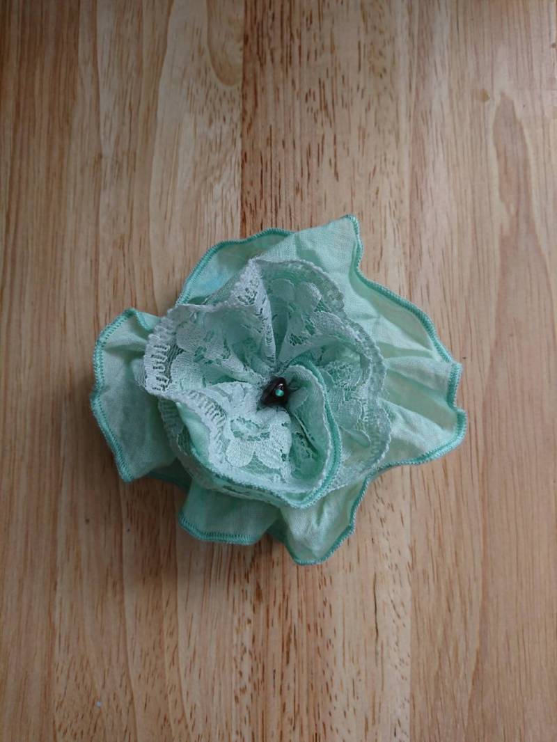 Stoff Und Spitze Blume Stift Mit Glasperlen von BugsNBotany