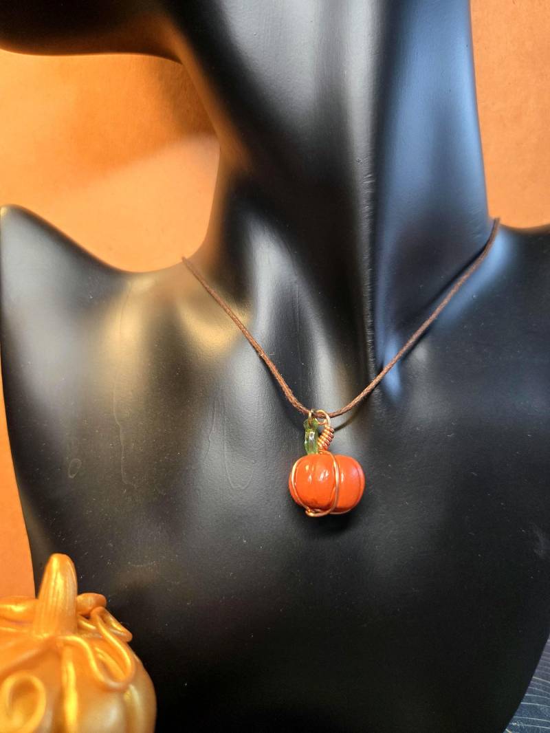 Cute Pumpkin Pendandt - Handmade By Bugsleecreations von BugsleeCreationsDE