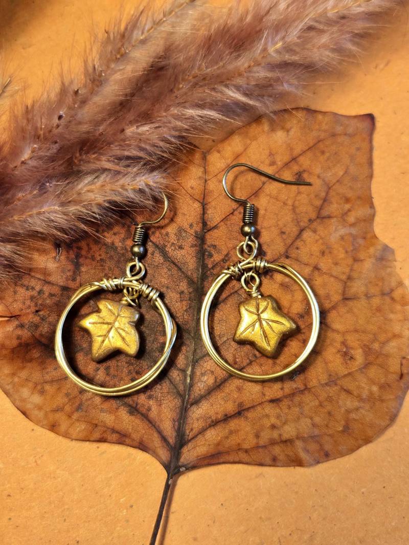 Maple Leaves Earrings - Handmade By Bugsleecreations von BugsleeCreationsDE