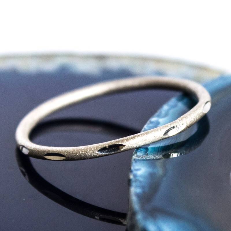 Diamantschliff Sterling Silber Stacking Band von BuildaStack