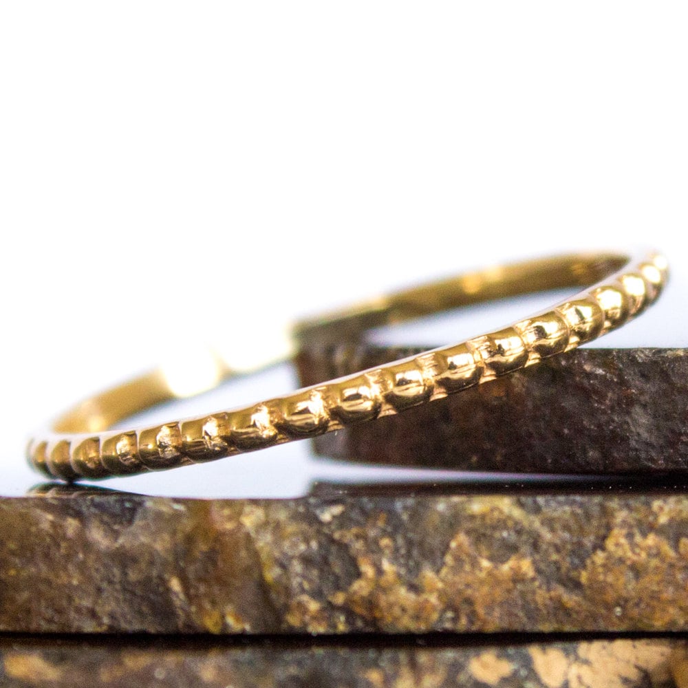 Dünner Ehering - 14K Perlen Stapelring Goldring Gr. 3 Bis 8 Dünner Ehering - 14K Perlen Stapelring Goldring Gr. 3 Bis 8 von BuildaStack