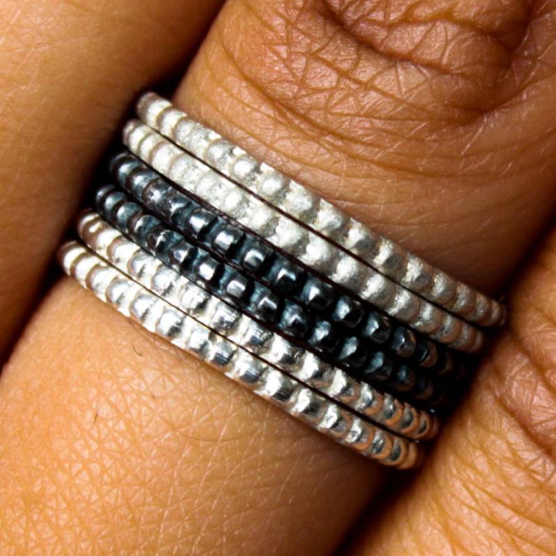 Perlen Ring Set Sterling Silber Ringe 6 Stapel Bands Stapelringe Gebürstet Oxidiert Poliert Stapelring von BuildaStack