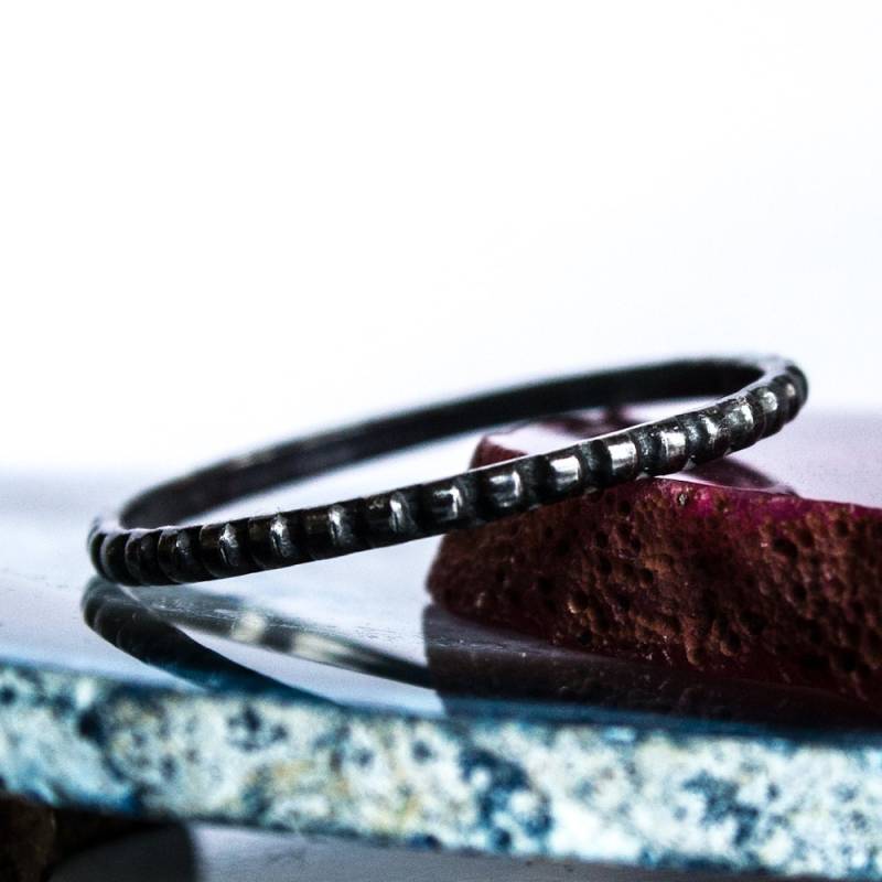 Perlen & Oxidierte Sterling Silber Stapelring von BuildaStack