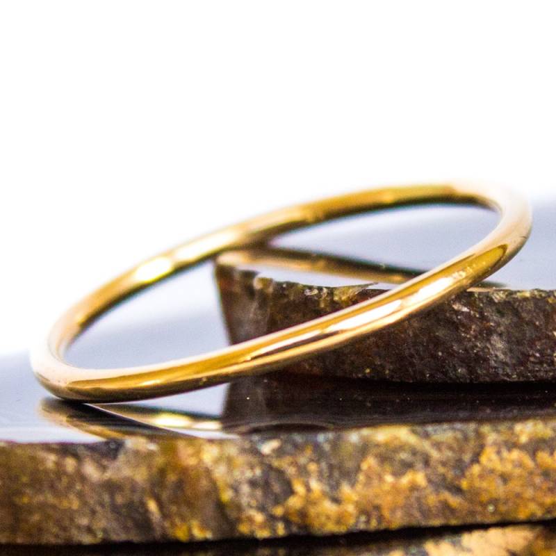 Schlicht Gold Band Poliert Stapelbar Ring von BuildaStack