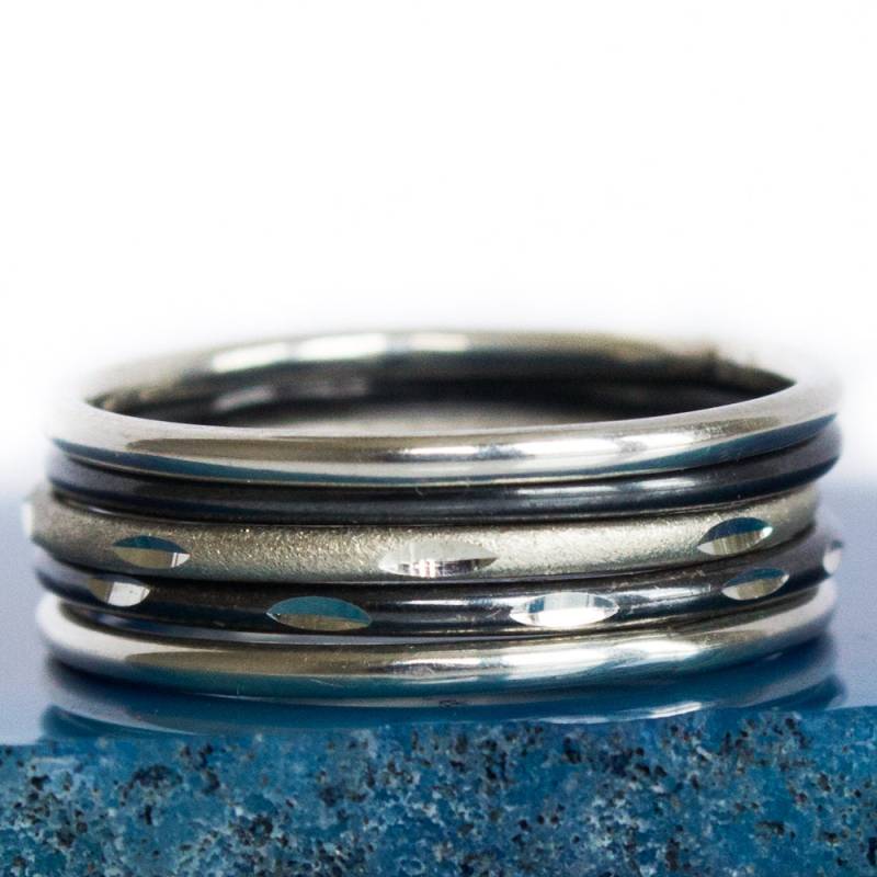 Stapelring-Set Sterlingsilber, Diamantschliff, Satiniert, Oxidiert, Poliert von BuildaStack