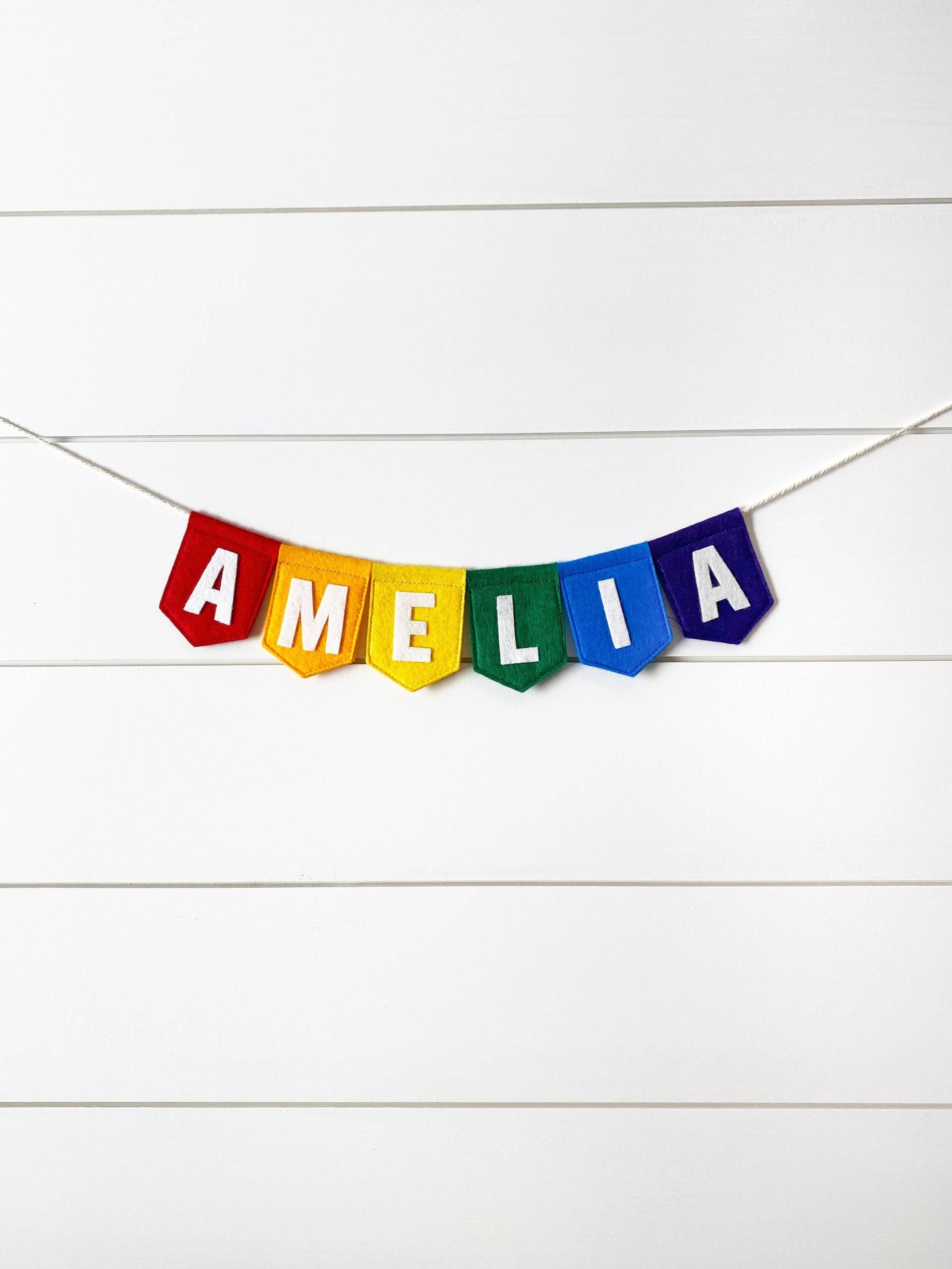 Regenbogen Filz Namen Banner - Personalisierte Kinderzimmer Dekor, Kinderwagen Zeichen von BuiltByNana