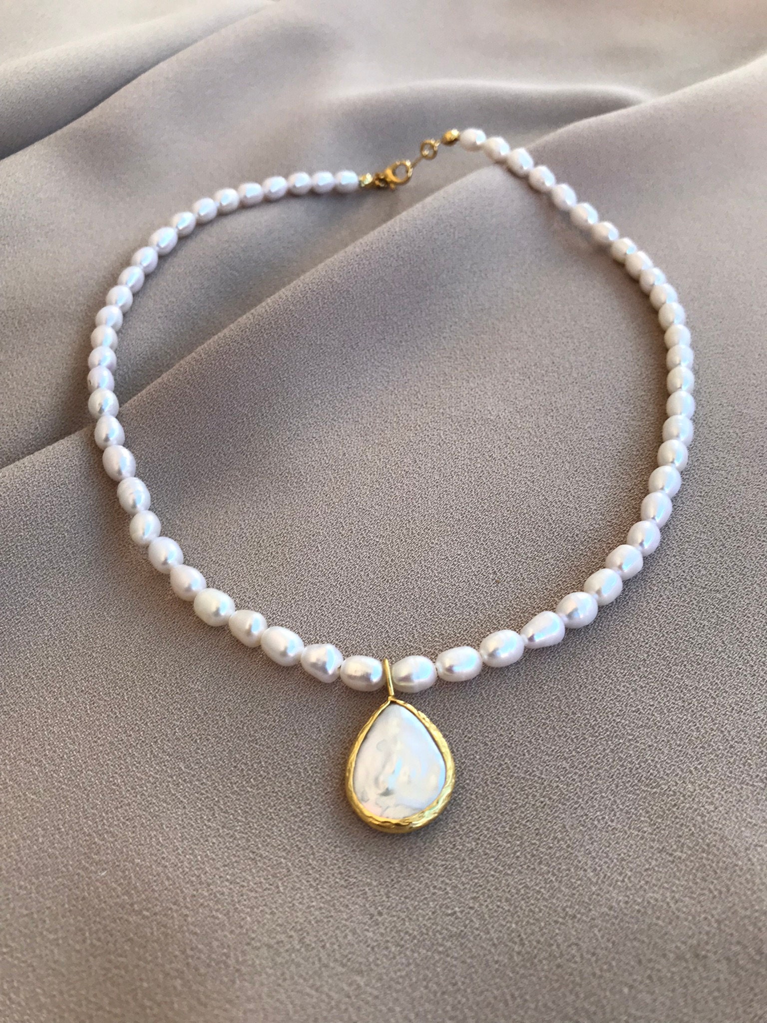 Barley Pearl Drop Barockperle Design-Kombinationshalskette von BuinJewellery