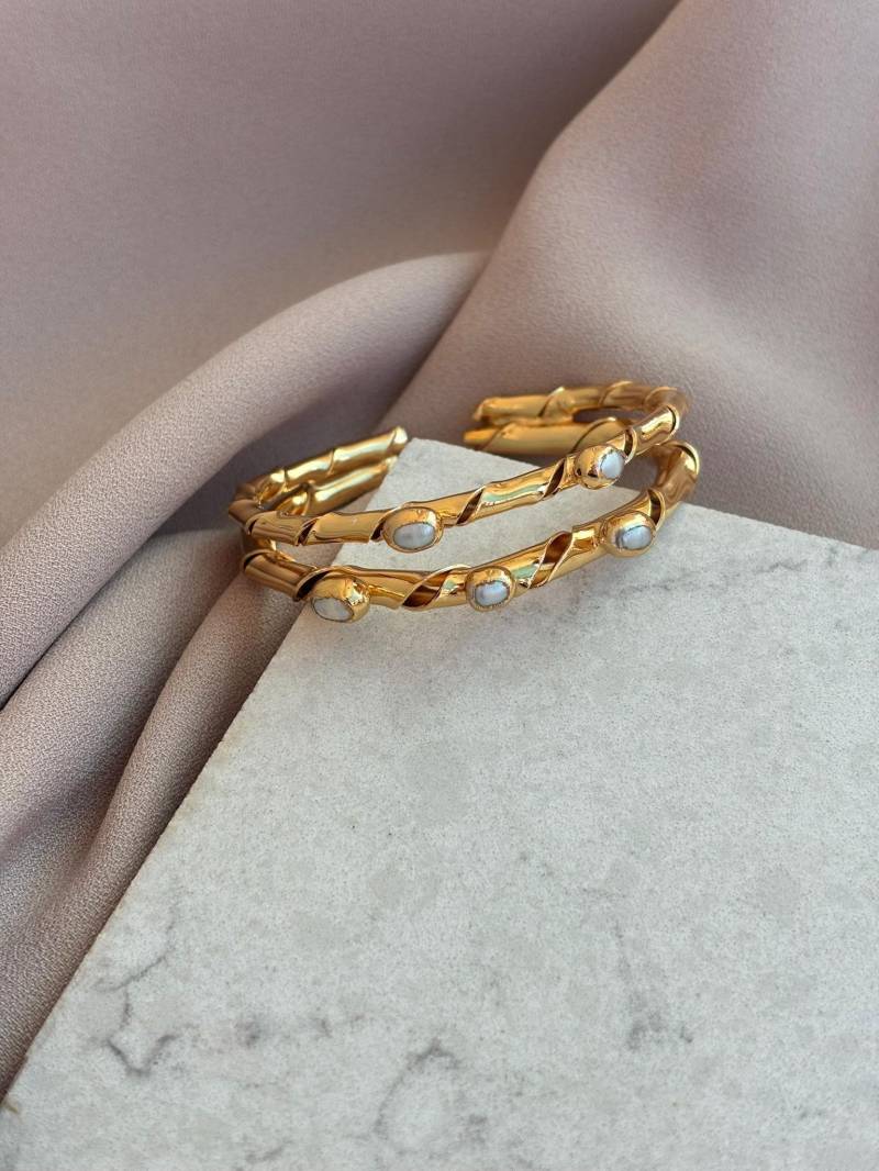 Barley Pearl Twist Armband, Dickes Manschettenperlenarmband, Verstellbares Goldarmband, Echte Perlenarmband von BuinJewellery