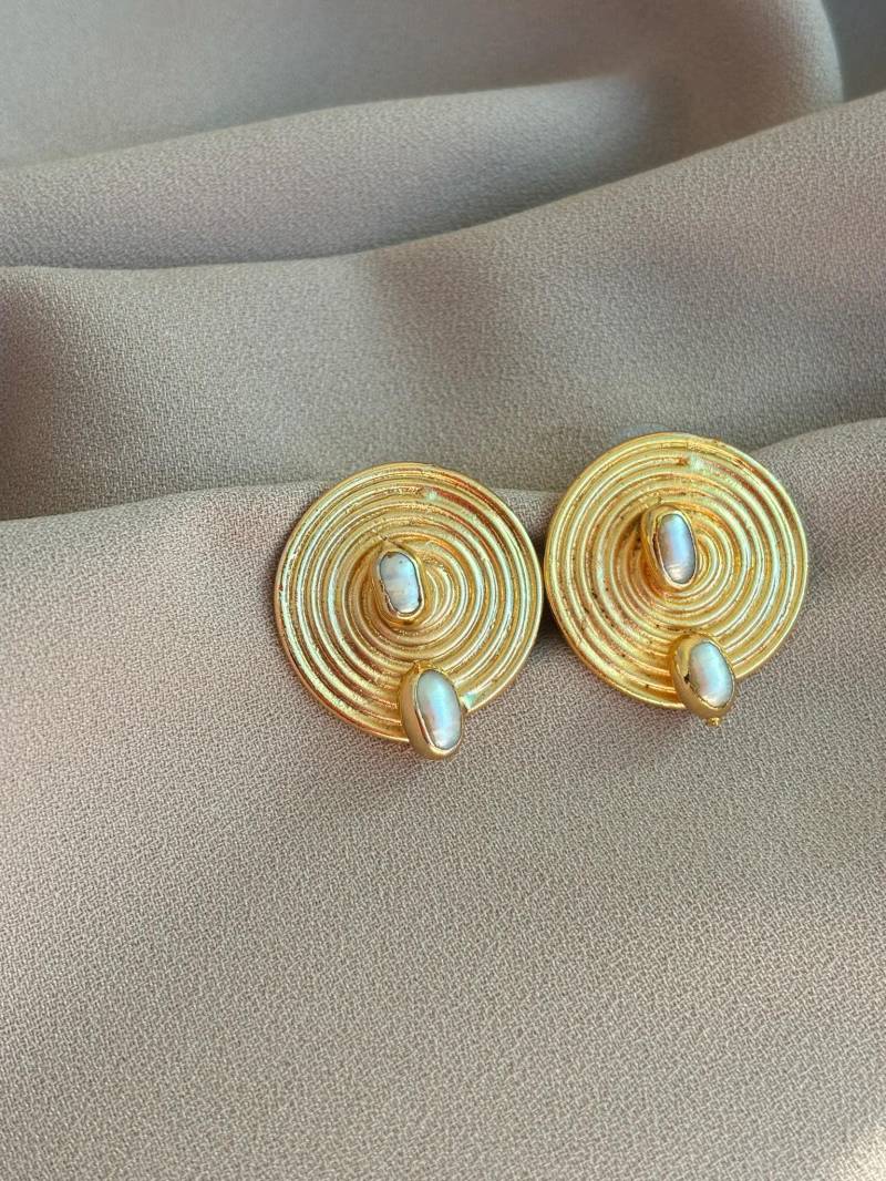 Barley Perlenohrringe, Elegante Gussperlenohrringe, Spiralohrringe, Hochzeit von BuinJewellery