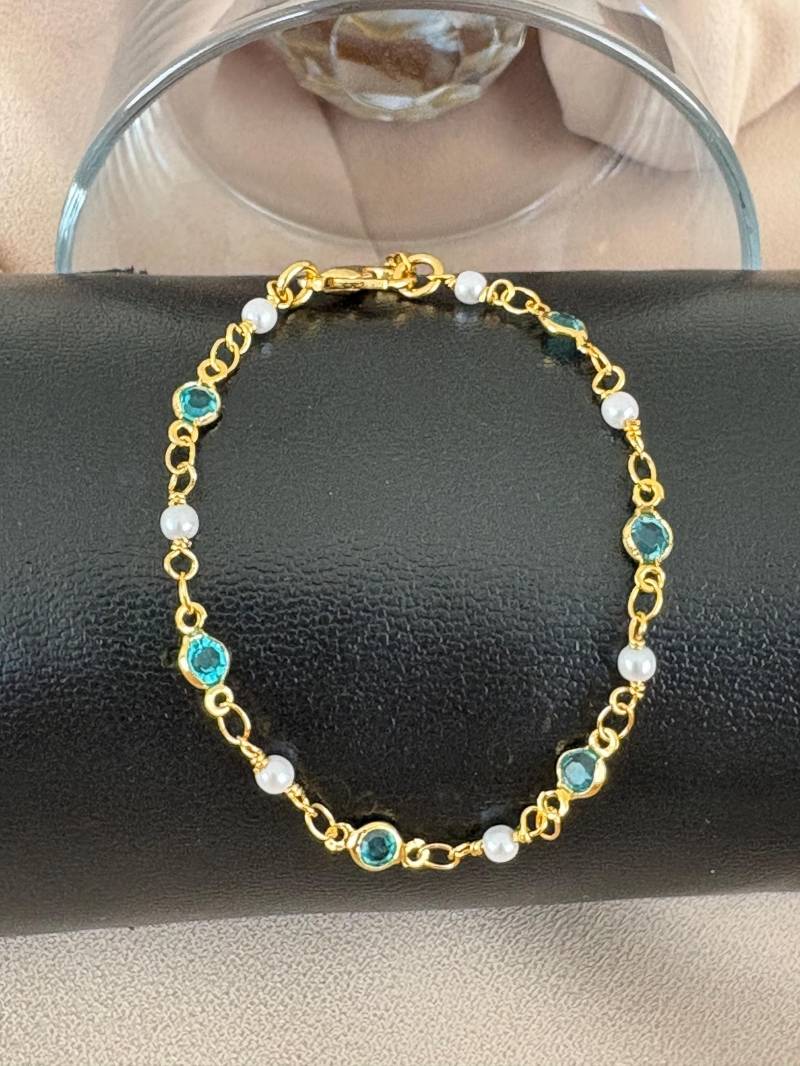 Blau Türkis Perlen Armband 22K Vergoldete Messing, Perle Gestrickt von BuinJewellery