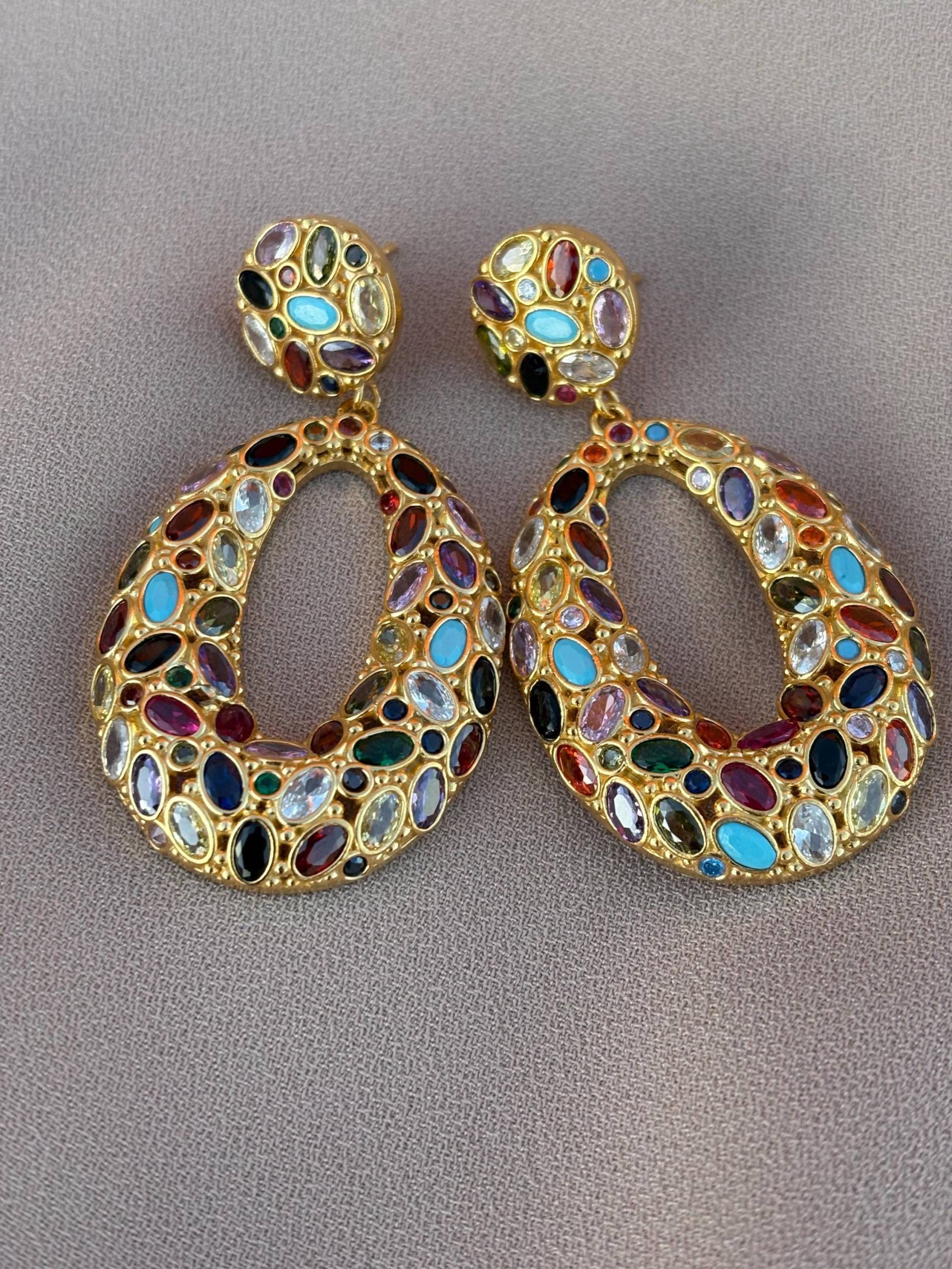 Design Oval Handgemachte Mehrfarbige Zirkon Stein Große Ohrringe von BuinJewellery