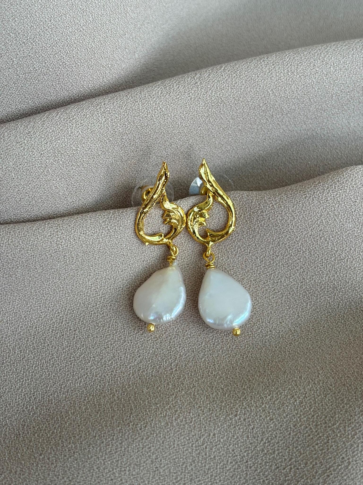 Drop Design Barock Perle Ohrringe, Echte Vergoldet Hochzeitsschmuck von BuinJewellery