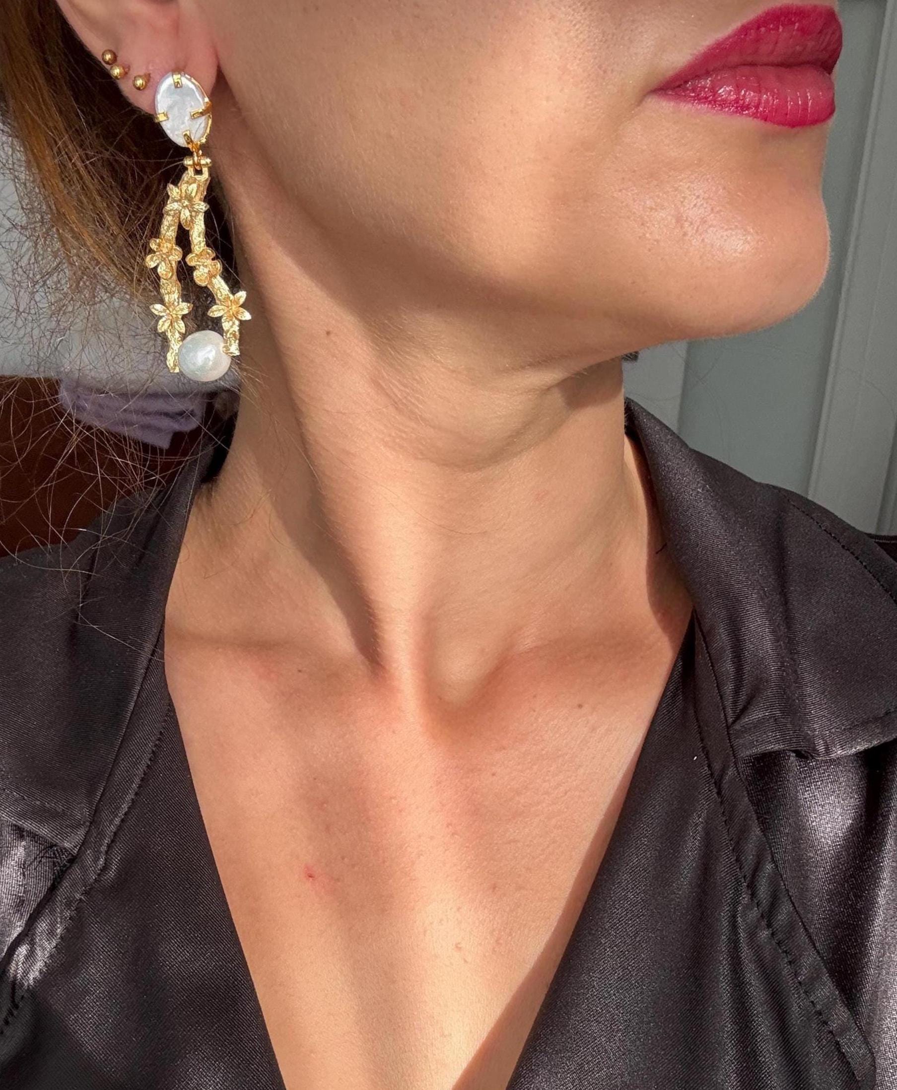 Einzigartige Blumen Natürliche Edison Pearl Design Ohrringe von BuinJewellery