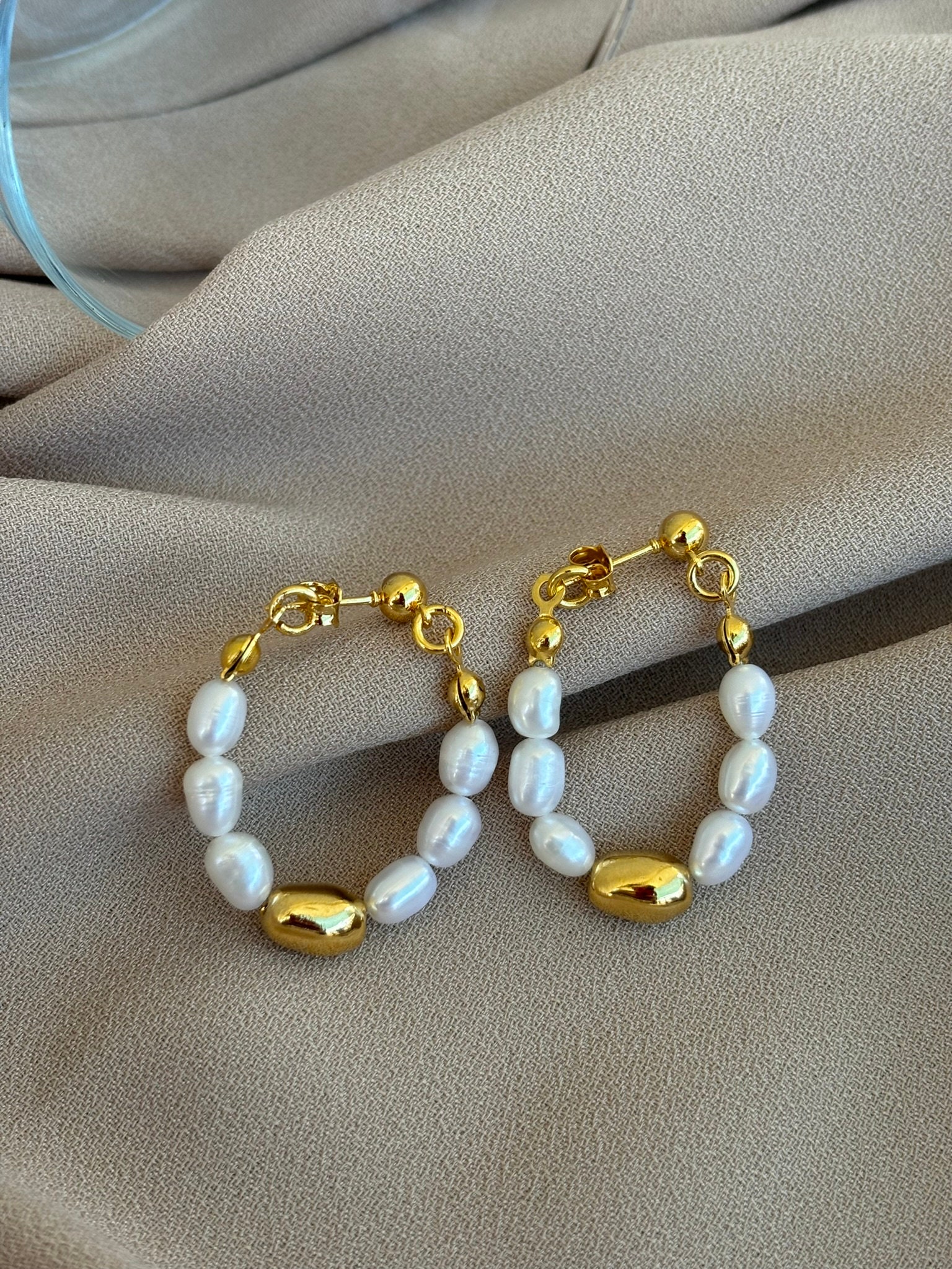 Gold Überzogene Perle Ausführliche Natürliche Perlen-Ohrringe, Echte Hochzeits-Schmucksachen von BuinJewellery