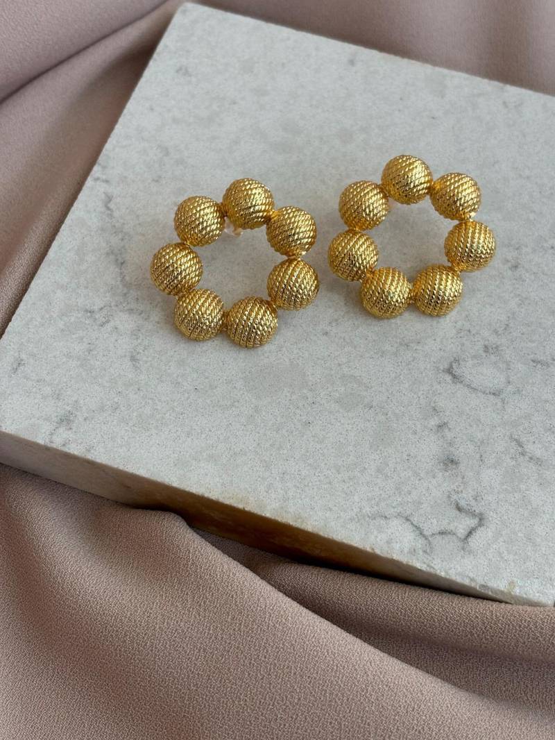 Handgefertigte Bronze Kugel Ohrringe 22K Vergoldete Moderne Schmuckstücke von BuinJewellery