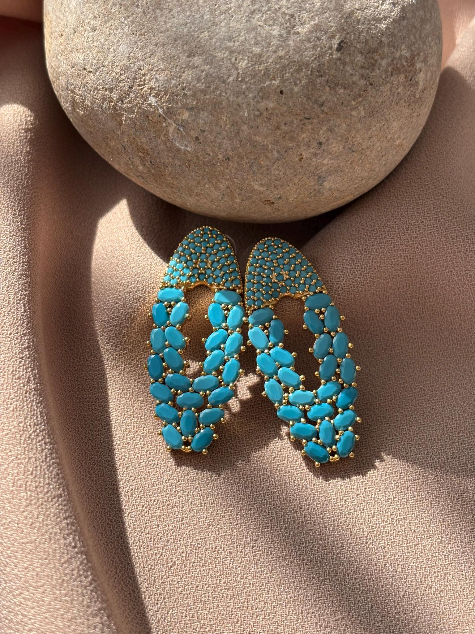 Handgefertigte Bronze Türkis Zirkon Ohrringe Modernes Oval Design von BuinJewellery