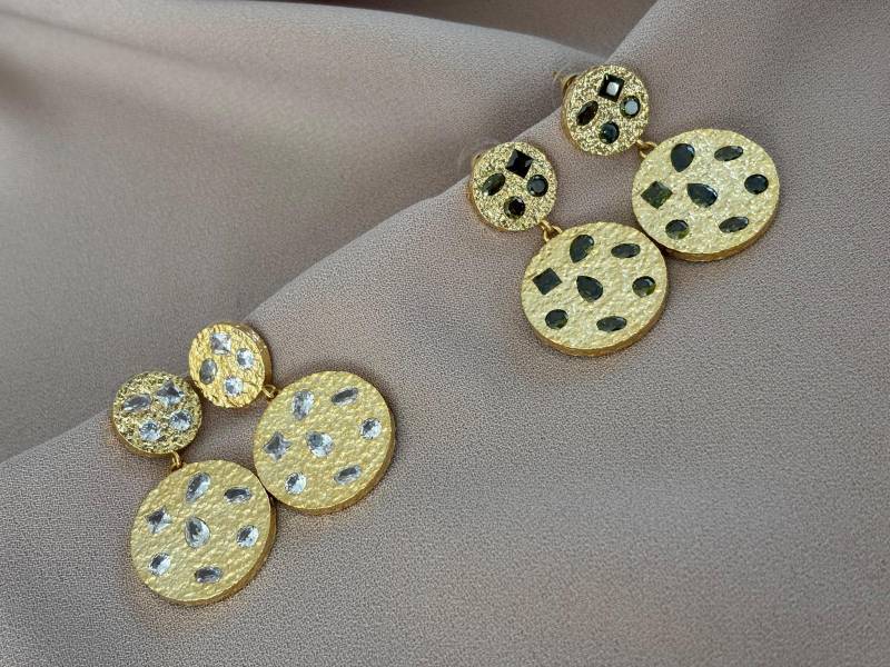 Handgefertigte Vergoldete Zirkonstein-Ohrringe Modernes Rundes Design von BuinJewellery