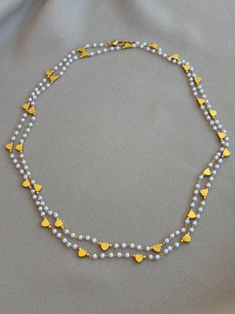 Perlen-Goldkombinations-Halskette, Miniperlen-Halskette, Herzperlen-strickhalskette, Lange Perlen-Halskette von BuinJewellery