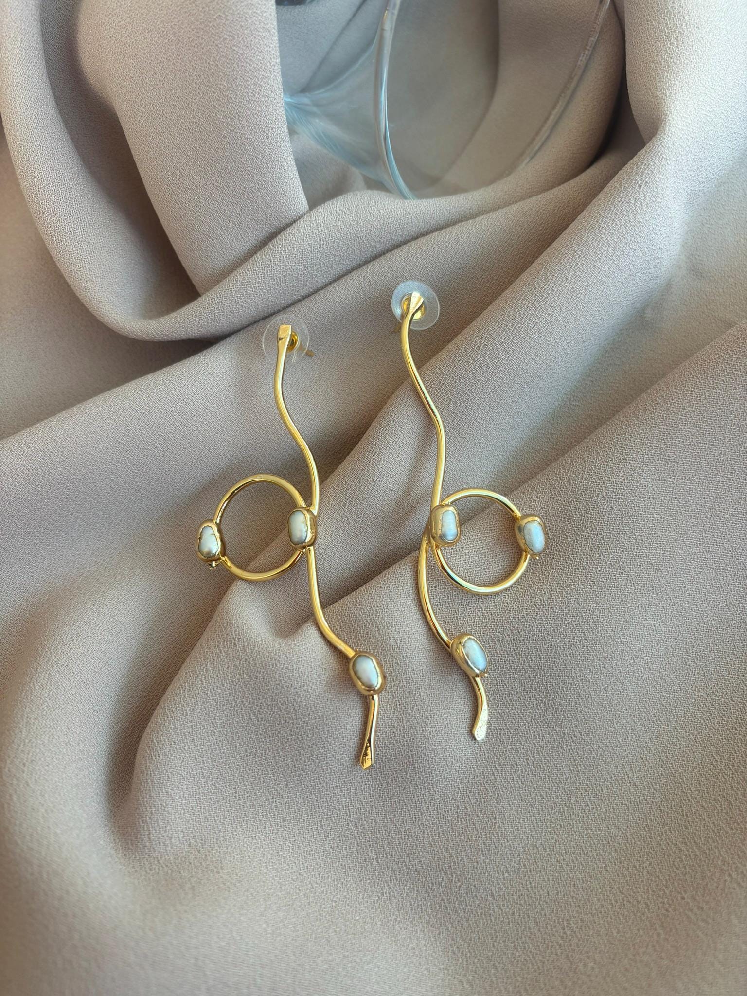 Vergoldete Knoten Perlen Ohrringe Eleganter Hochzeitsschmuck von BuinJewellery