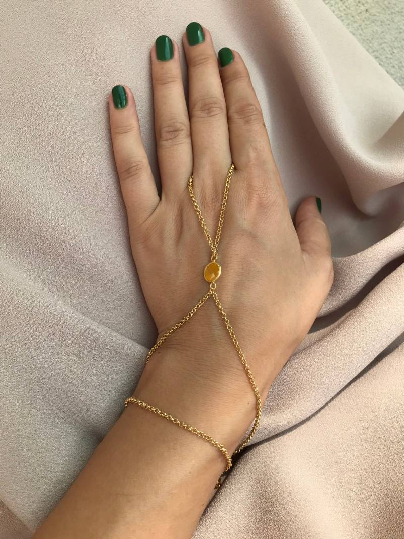 Vergoldetes Sahmeran Armband Boho Handkette Mit Perle von BuinJewellery